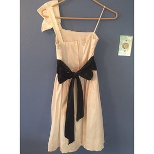 Elegant white dress!